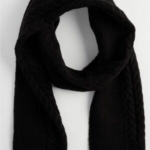 155. Cozy Black Knit Scarf